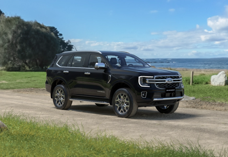 Everest Titanium 4x4 (2 cầu)