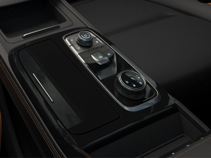 Cần số điện tử nổi bật với thiết kế tinh xảo trên Ford Territory