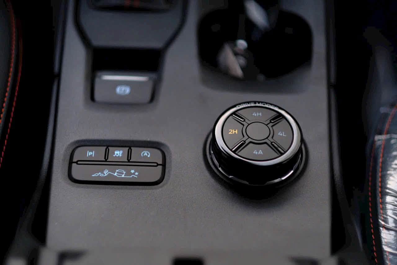 Gài cầu điện tử Shift On The Fly 4x4 của Ford Ranger 2026