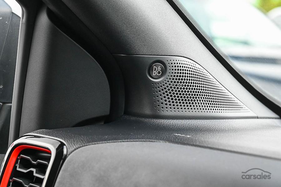 Hệ Thống Âm Thanh Bang & Olufsen® Cao Cấp